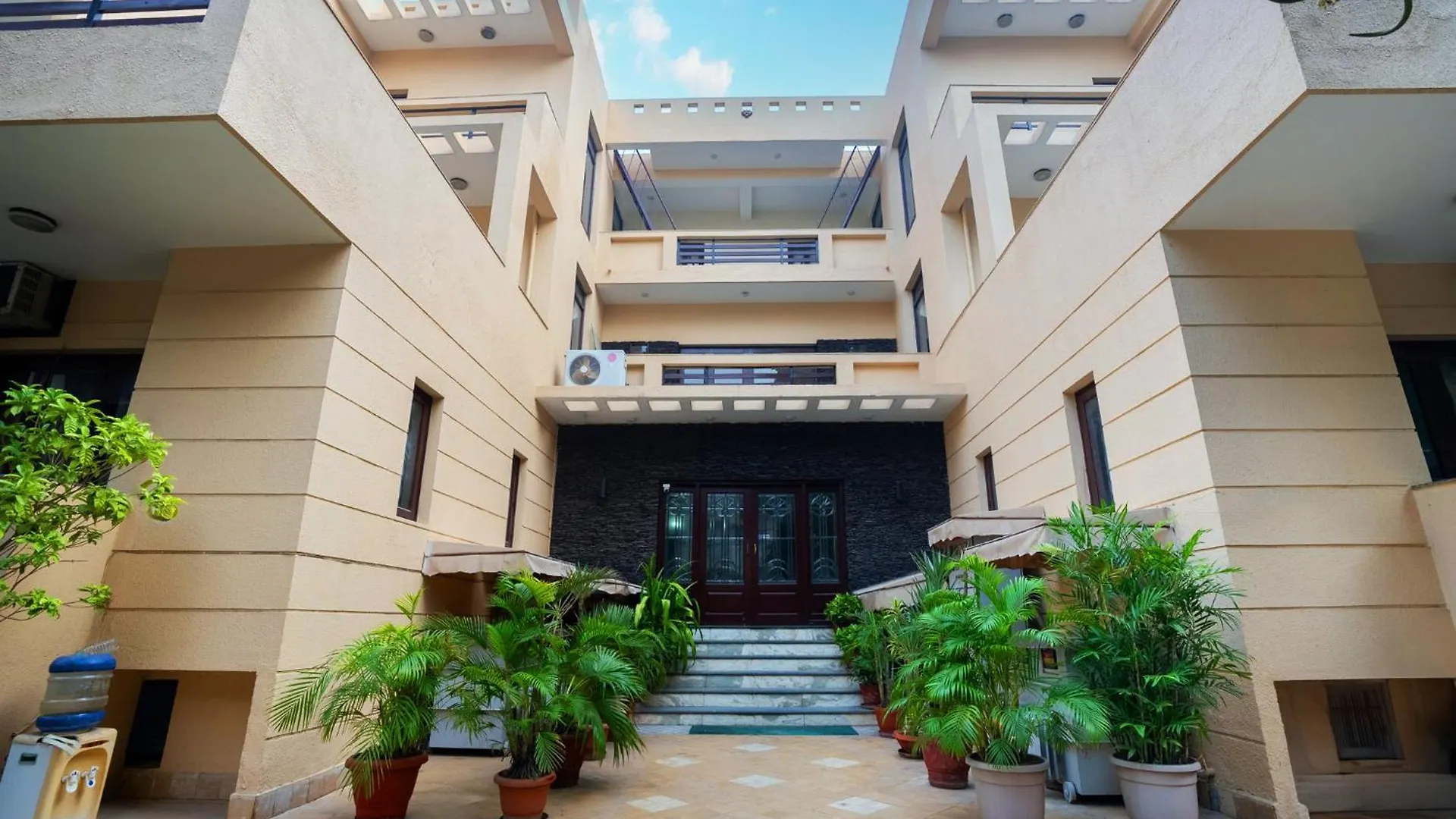 Enkay 1 Bhk Hotel Gurgaon India